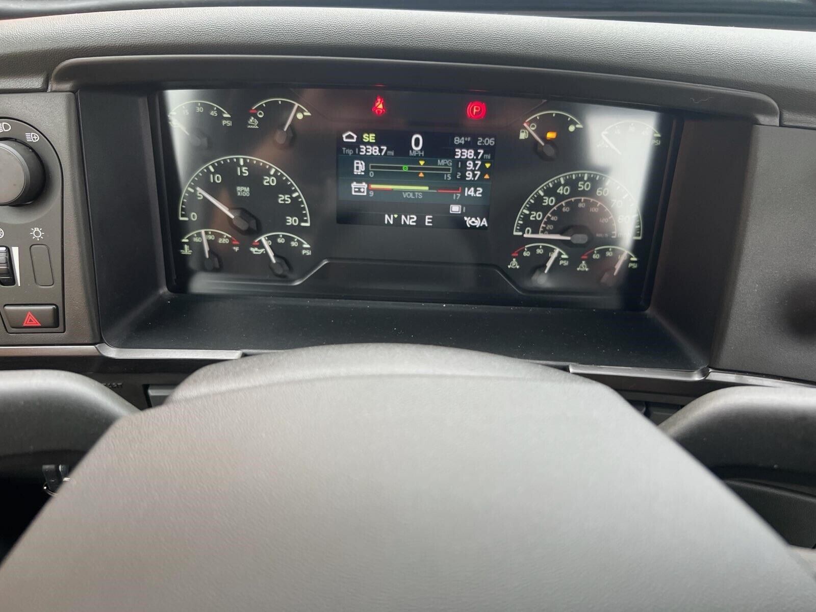 2027 Volvo VHD64FT300