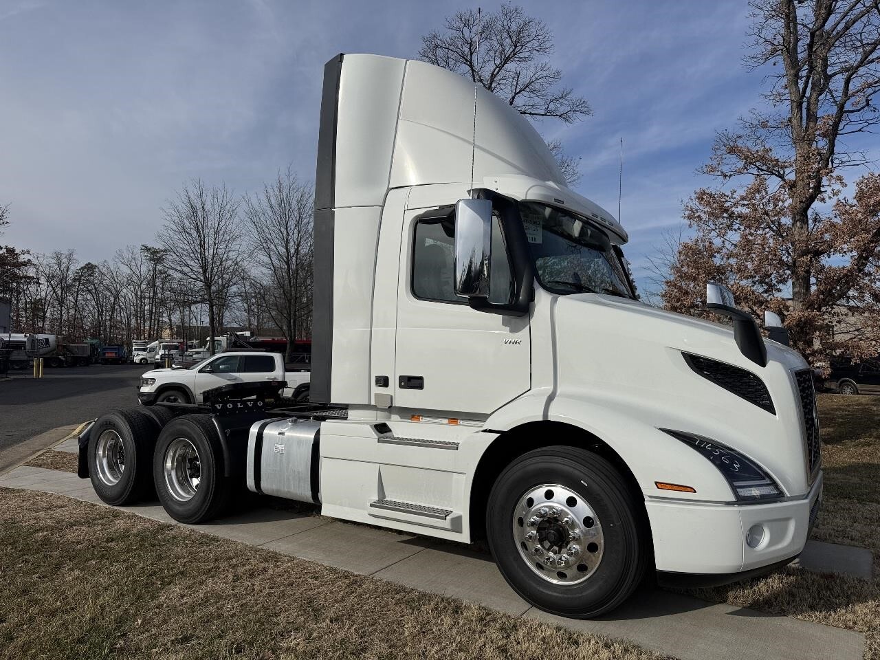 2026 Volvo VNR64T300