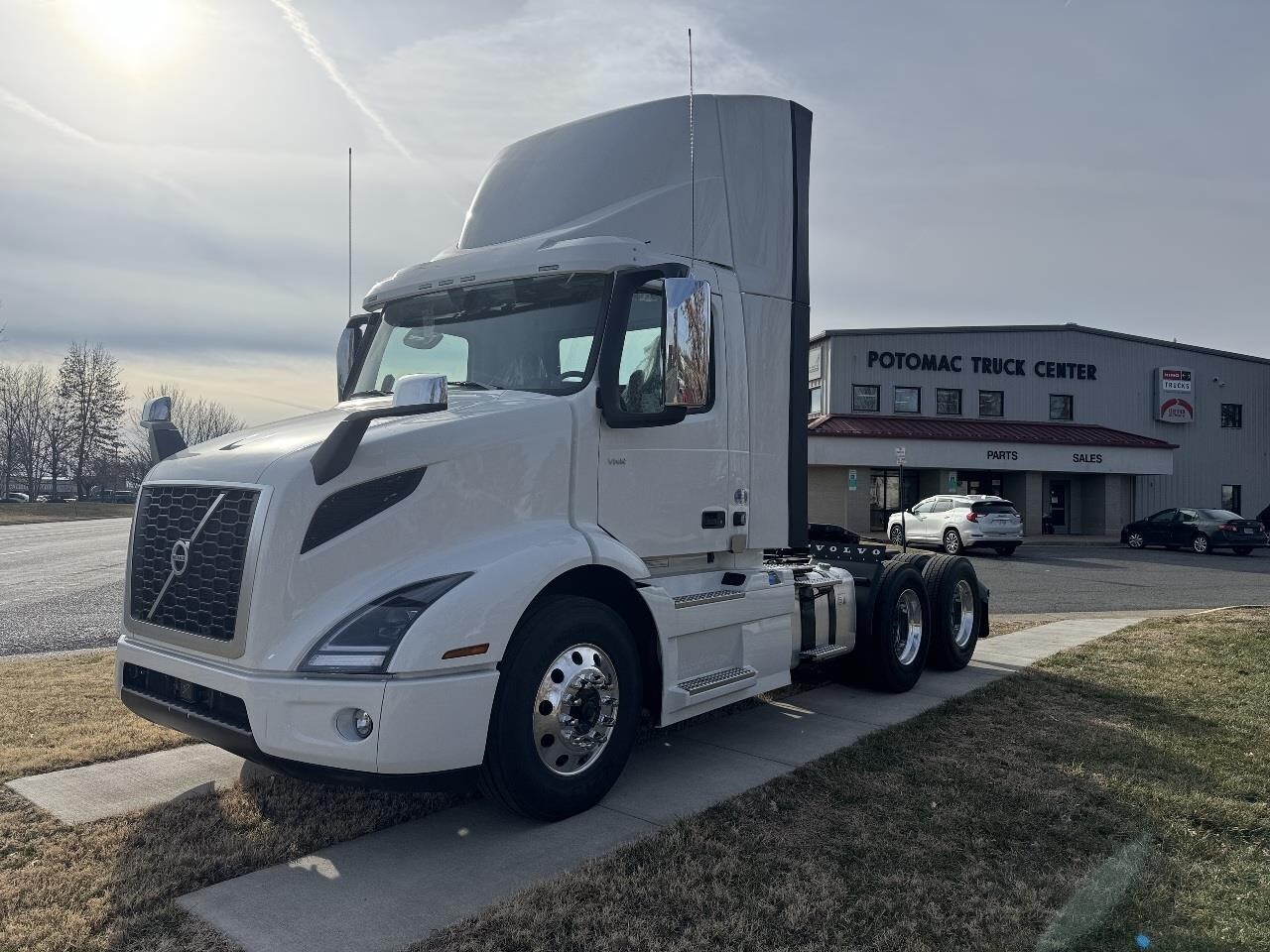 2026 Volvo VNR64T300