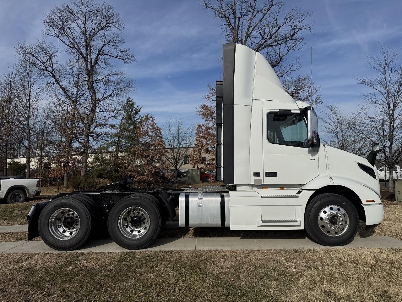 2026 Volvo VNR64T300