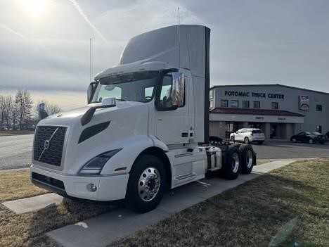 2026 Volvo VNR64T300