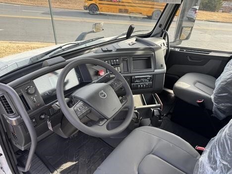 2026 Volvo VNR64T300