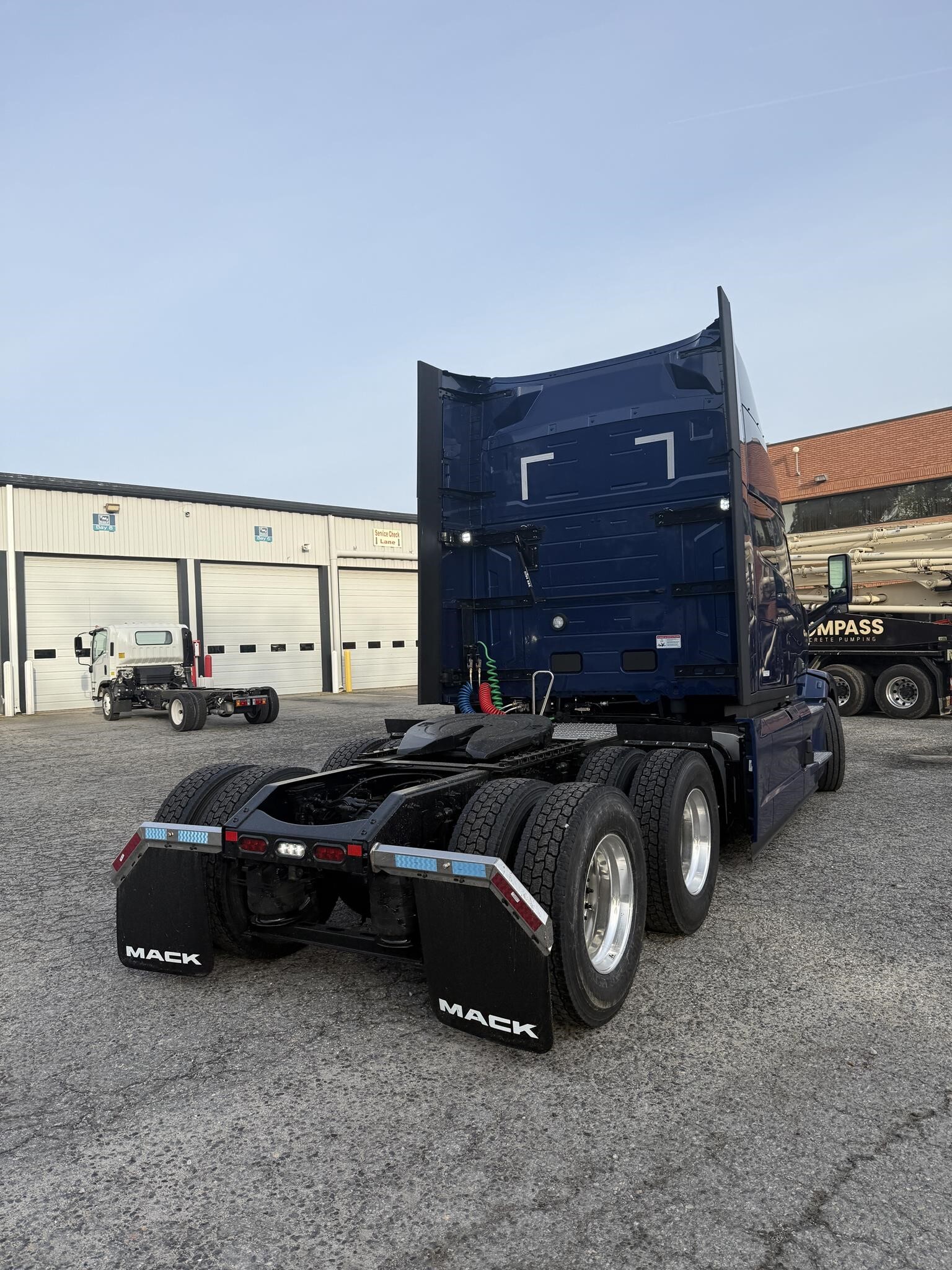 2027 Mack PIONEER