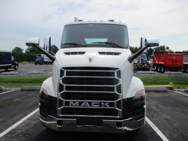 2027 Mack ANTHEM 64T