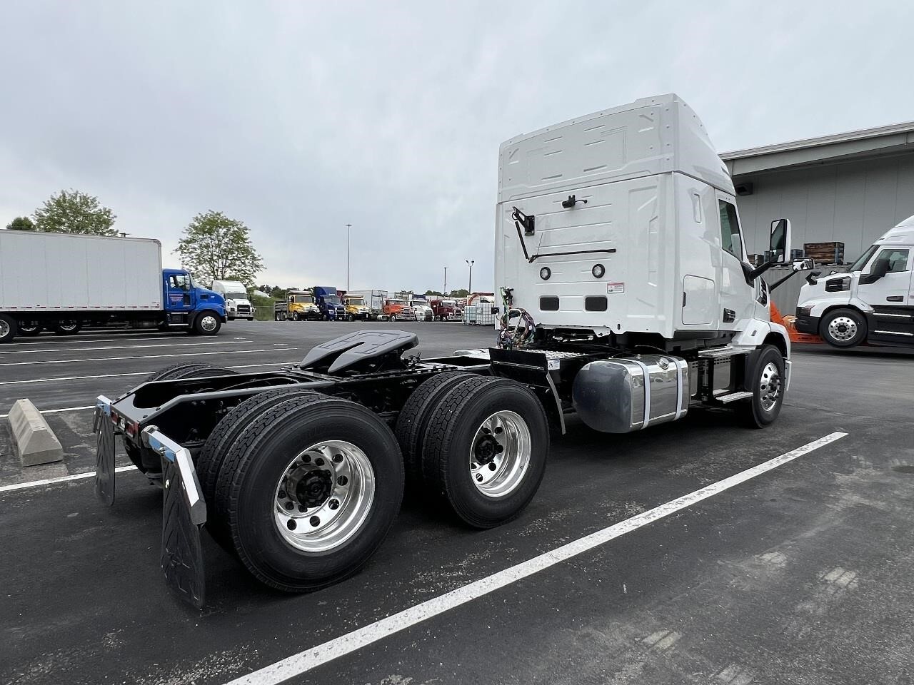 2027 Mack ANTHEM 64T