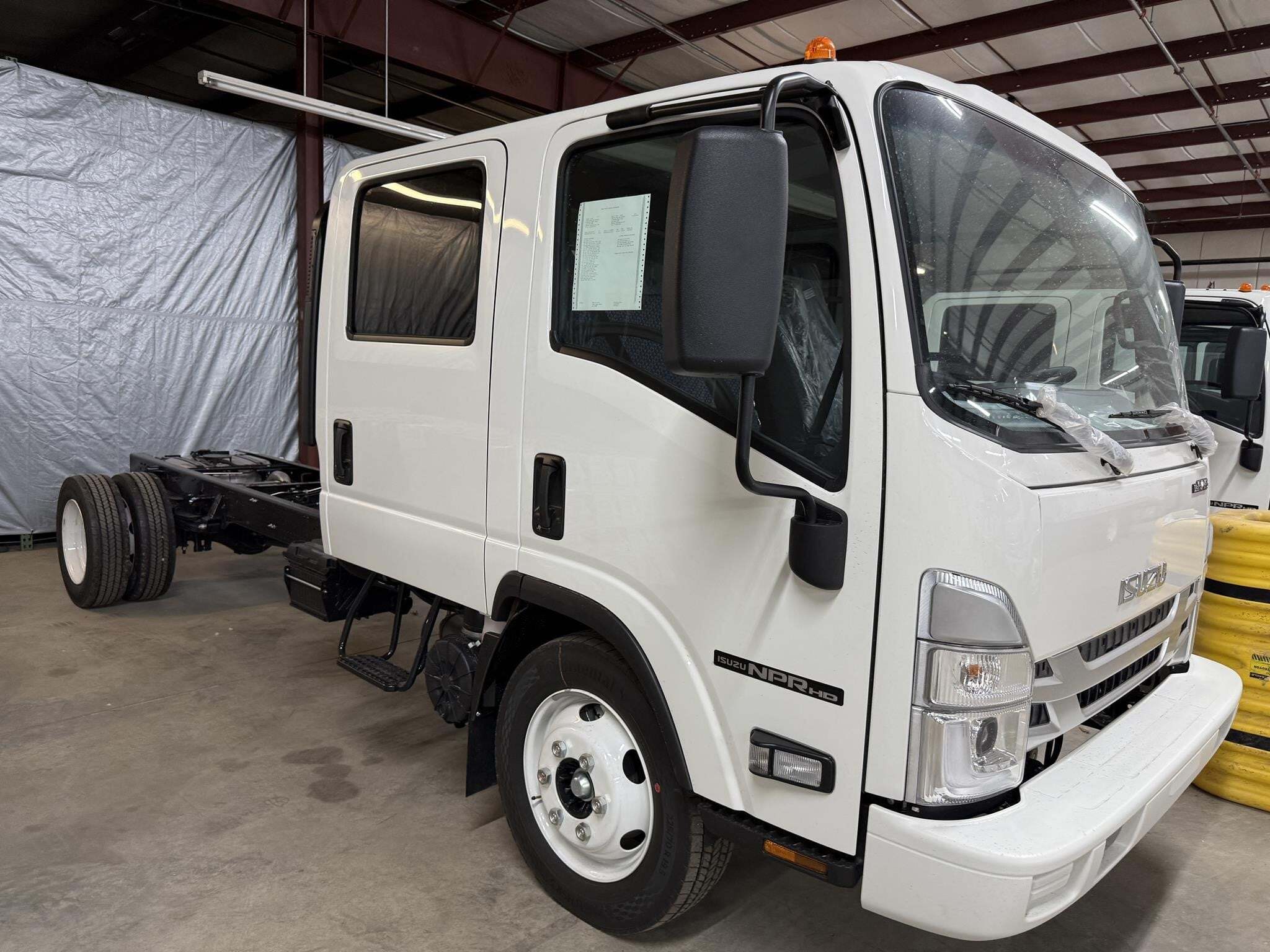 2027 Isuzu NPR HD