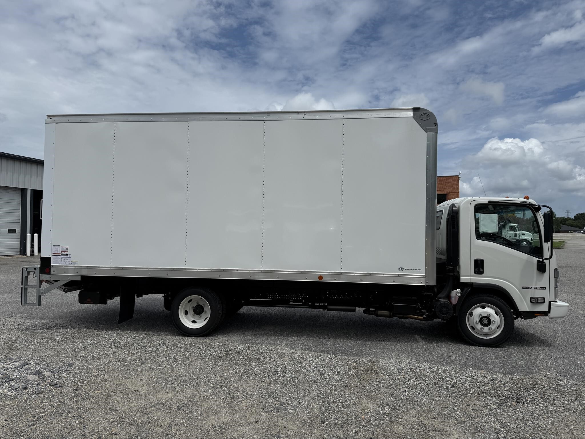 2026 Isuzu NPR HD