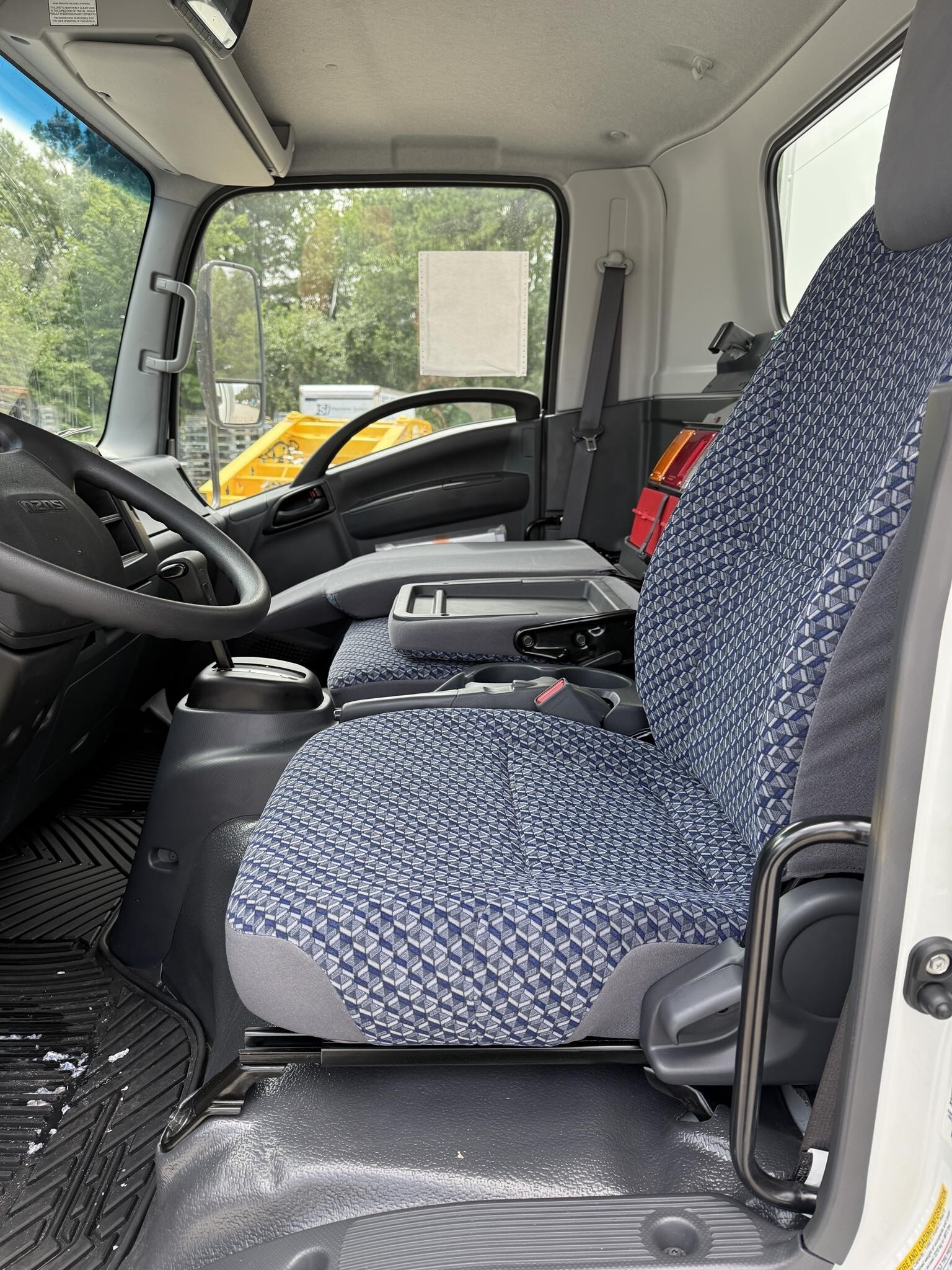 2026 Isuzu NPR HD