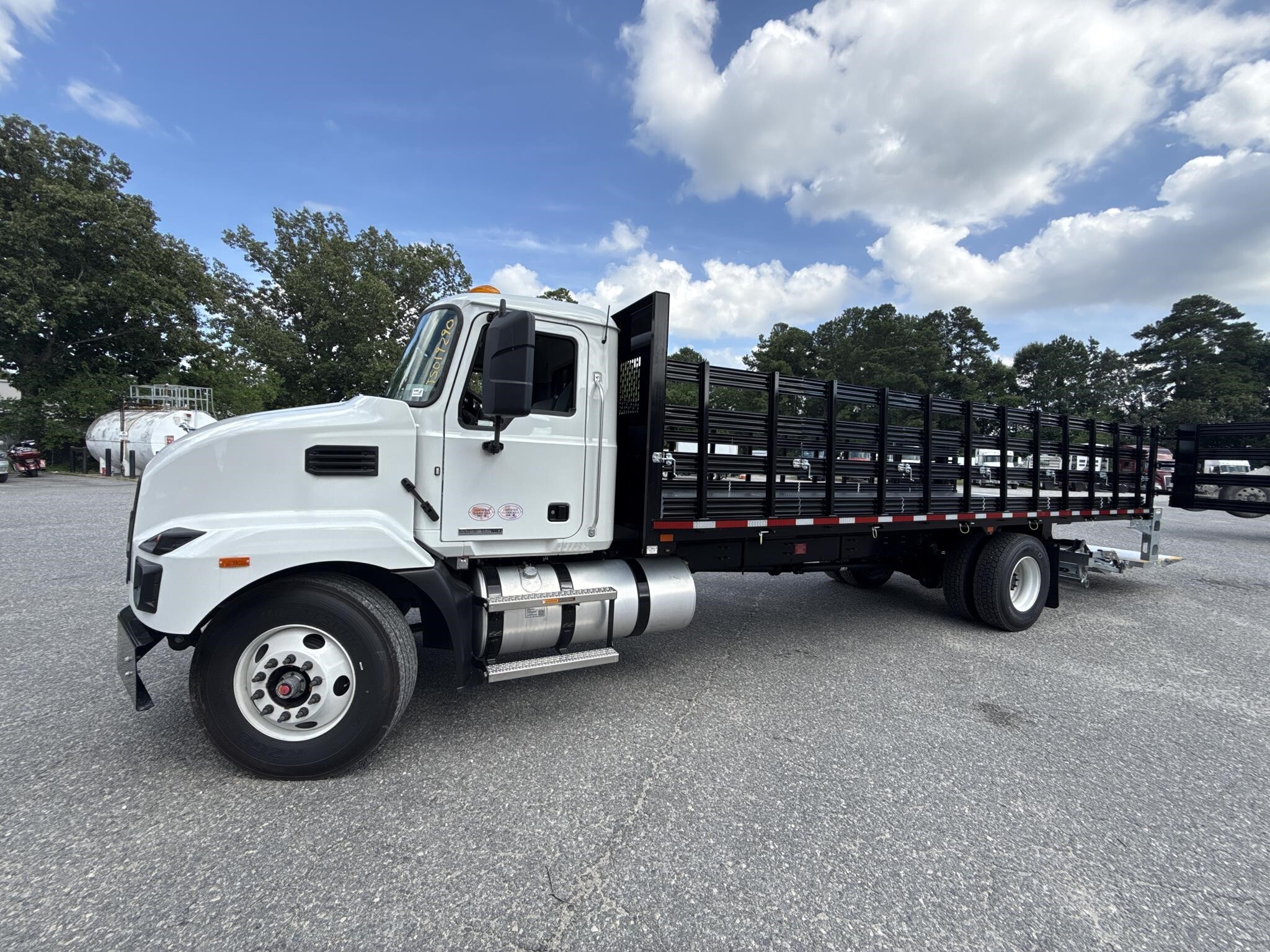 2027 Mack MD6