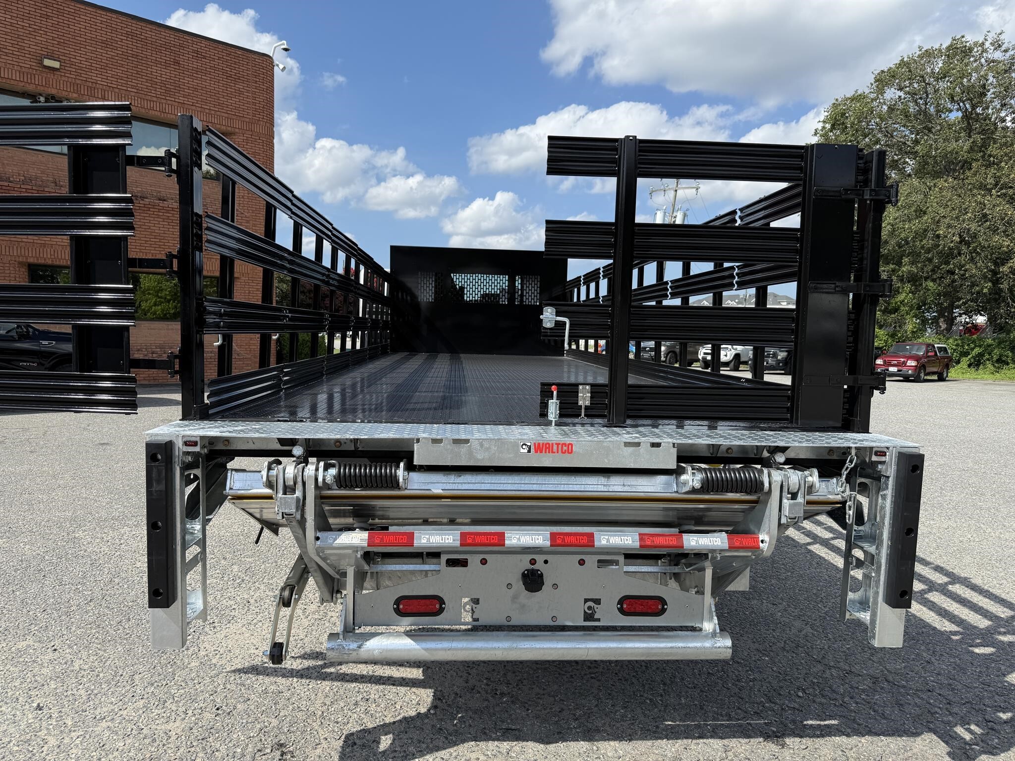 2027 Mack MD6