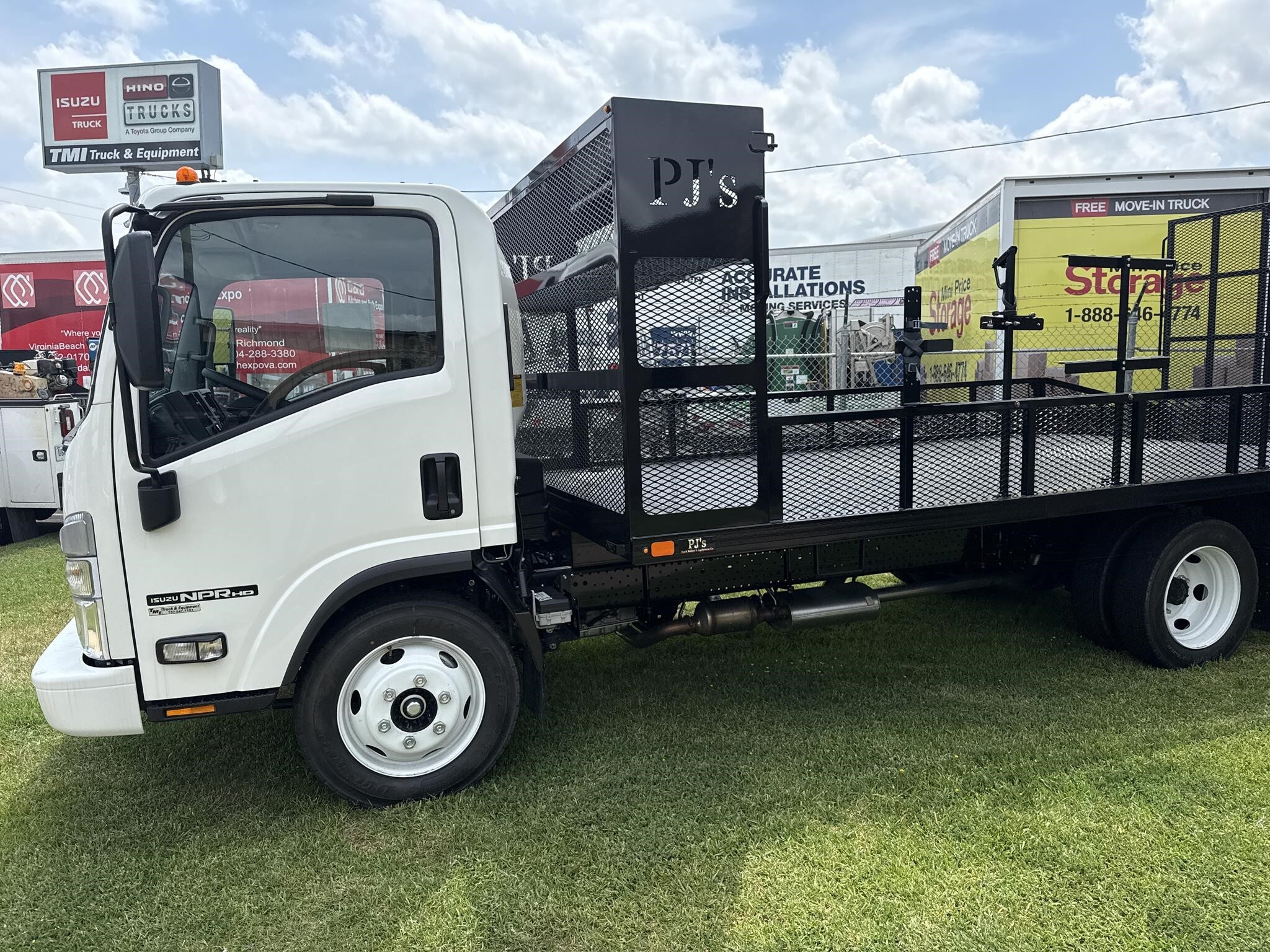 2026 Isuzu NPR HD