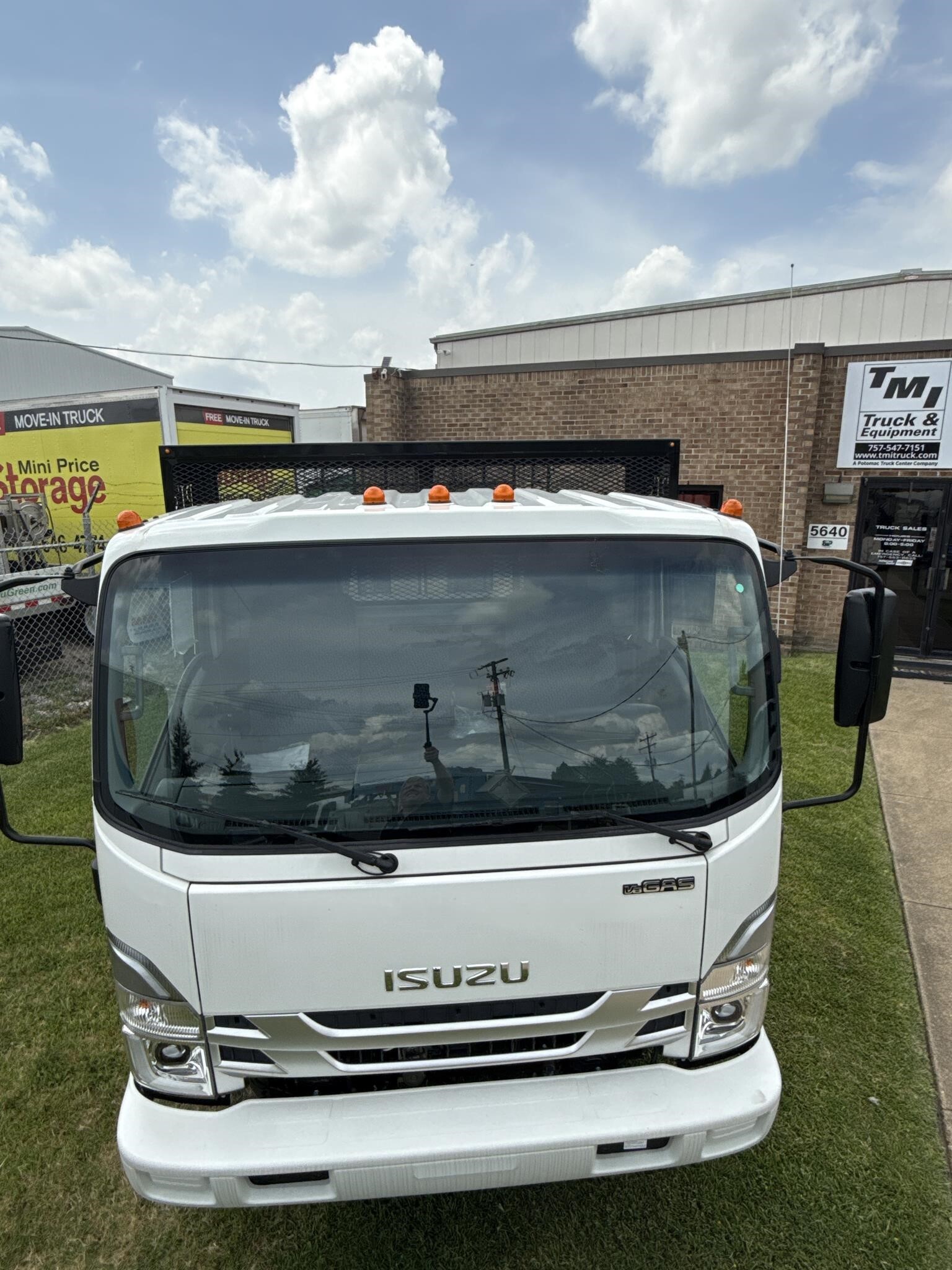 2026 Isuzu NPR HD