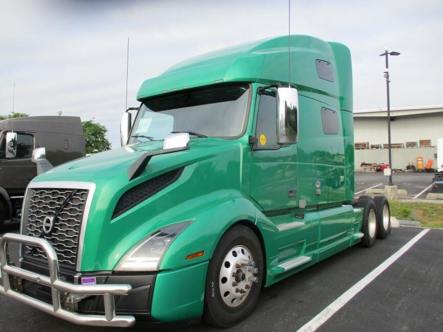 2020 Volvo VNL64T760