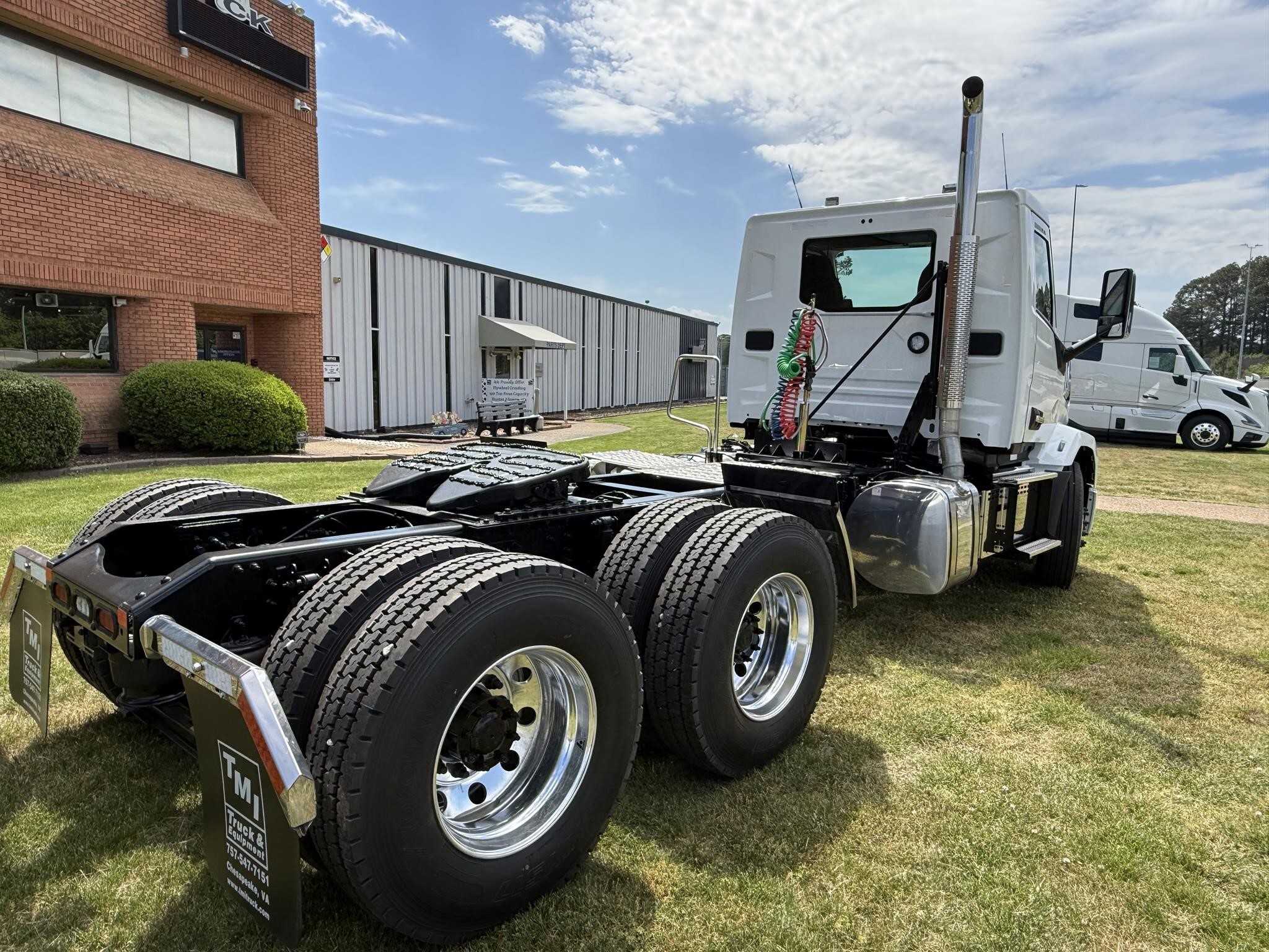 2027 Mack ANTHEM 64T