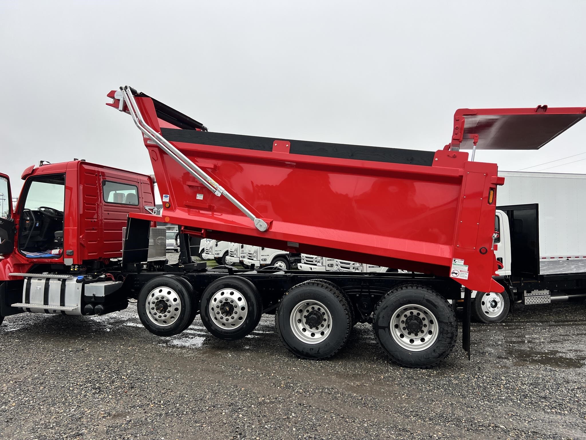 2027 Volvo VHD104F300