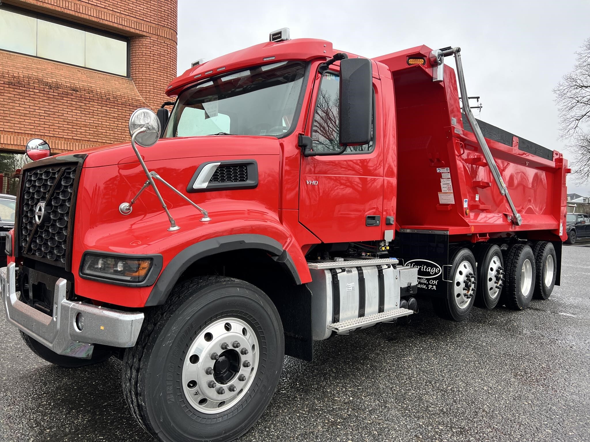 2027 Volvo VHD104F300