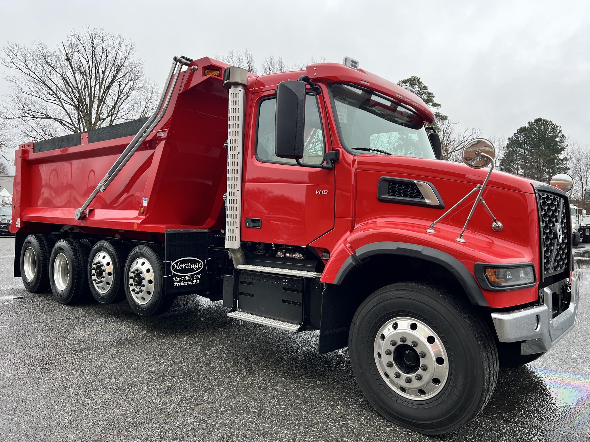 2027 Volvo VHD104F300