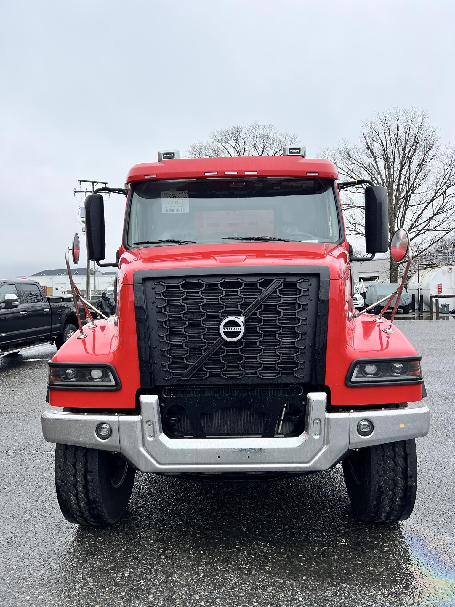 2027 Volvo VHD104F300