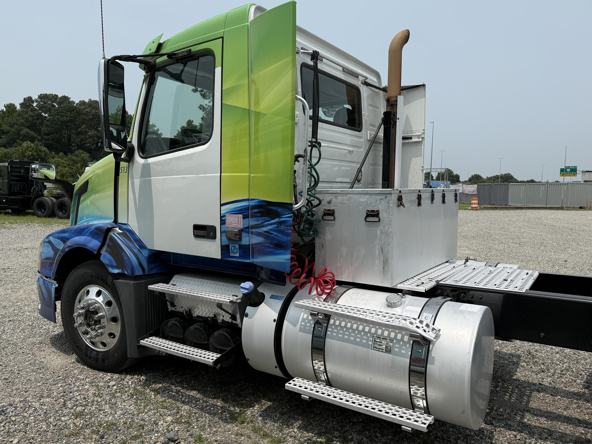 2014 Volvo VNL64T300