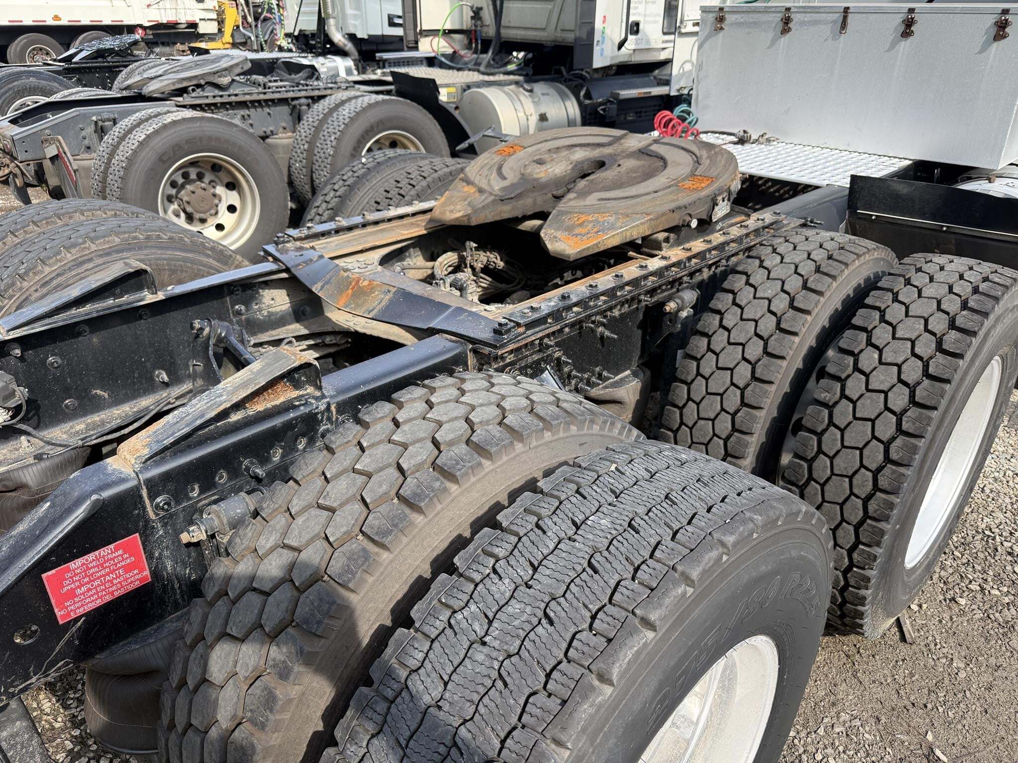 2014 Volvo VNL64T300