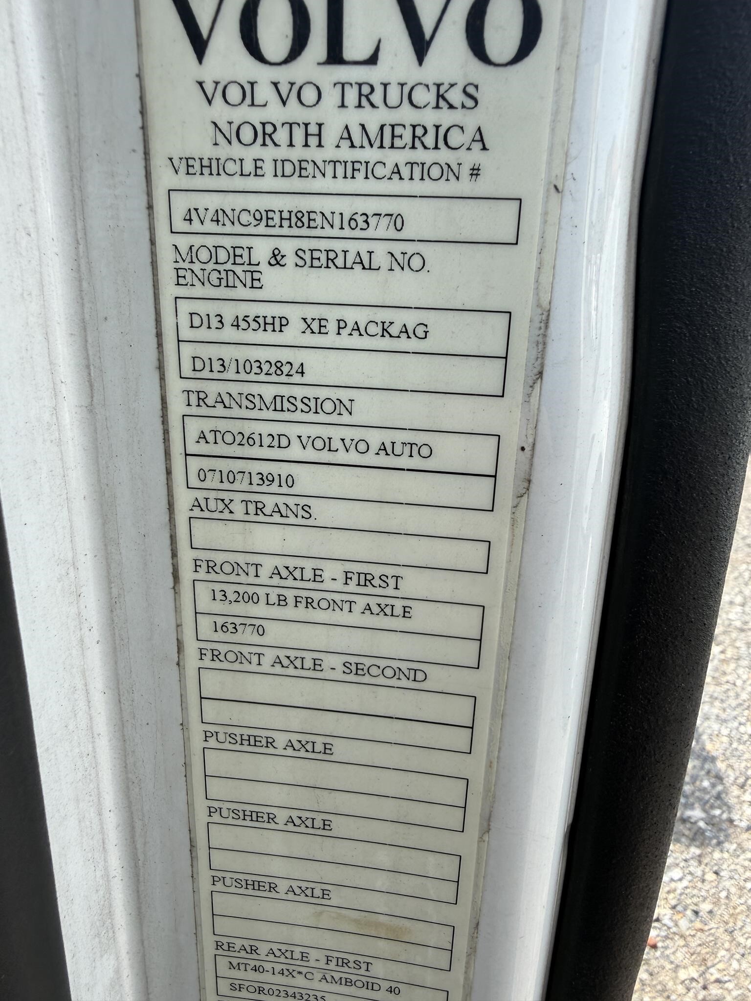 2014 Volvo VNL64T300