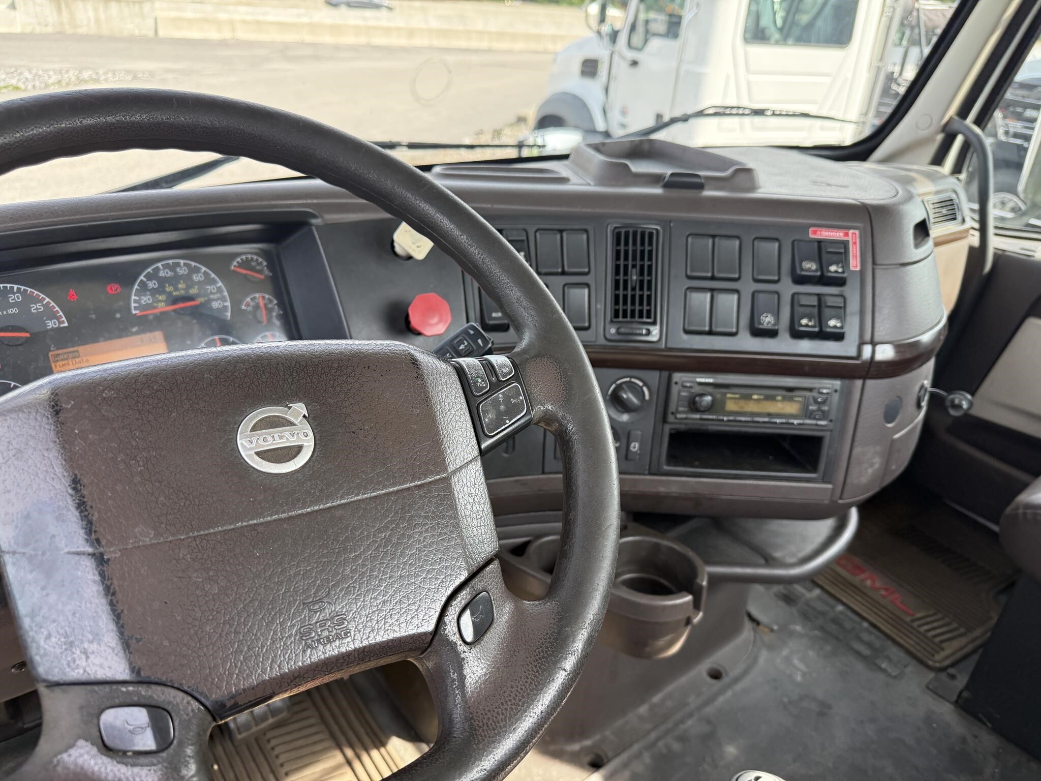 2014 Volvo VNL64T300