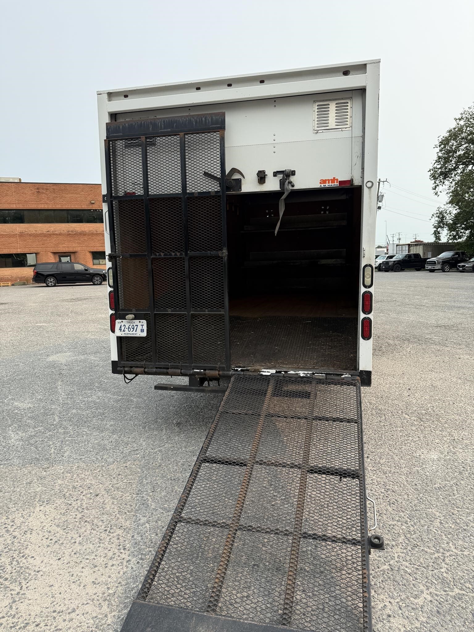 2018 Isuzu NPR HD