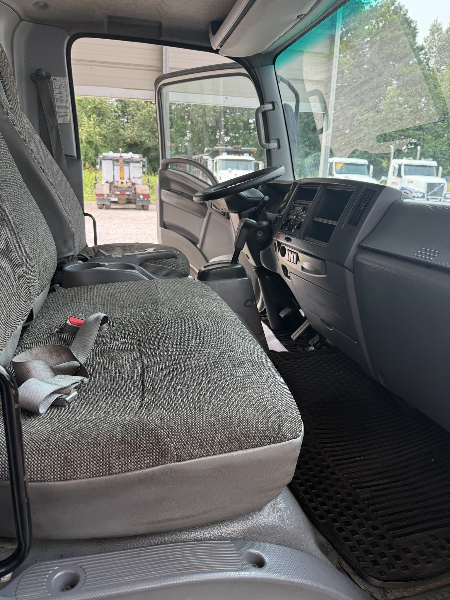 2018 Isuzu NPR HD