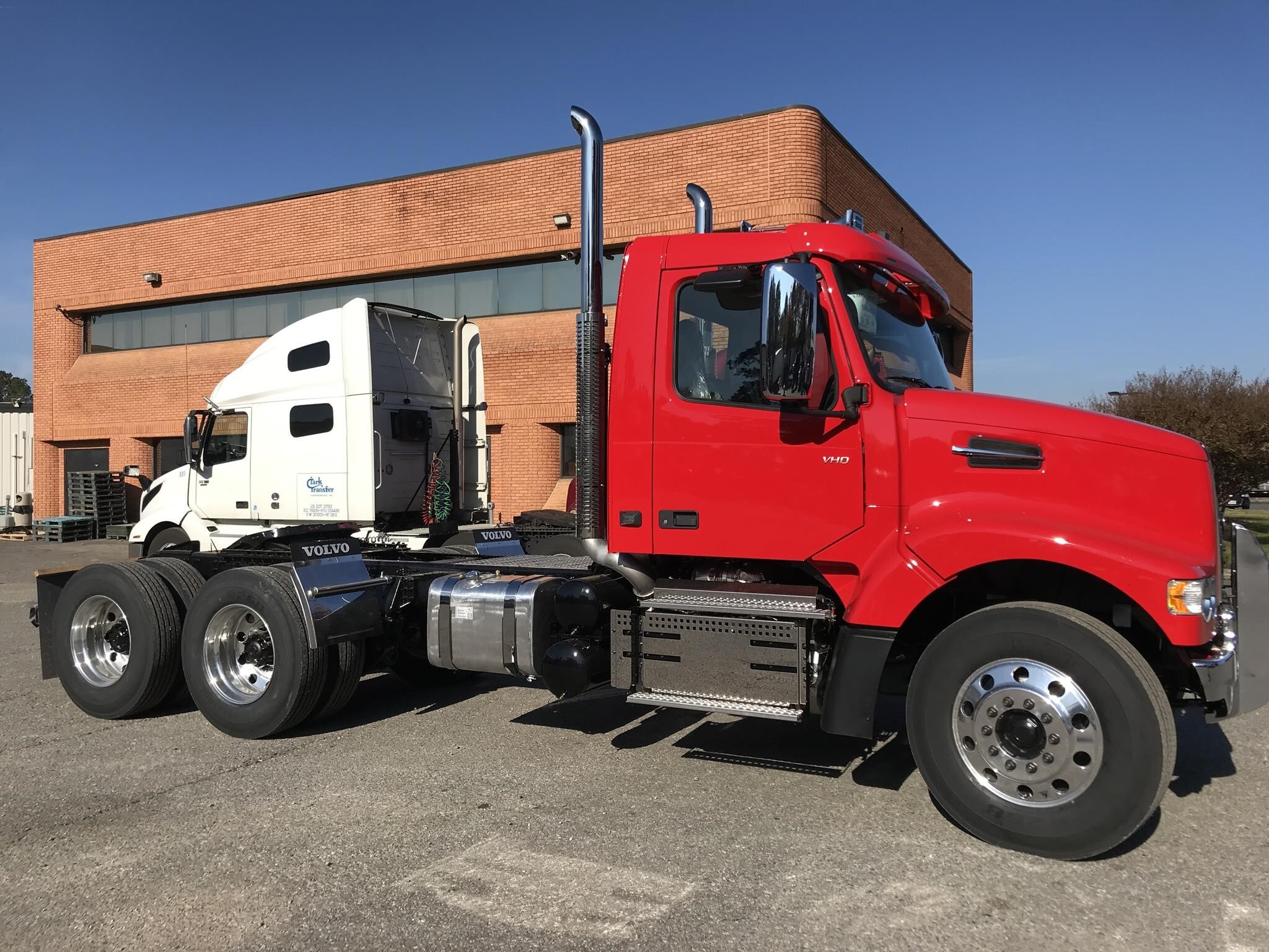 2027 Volvo VHD64FT300