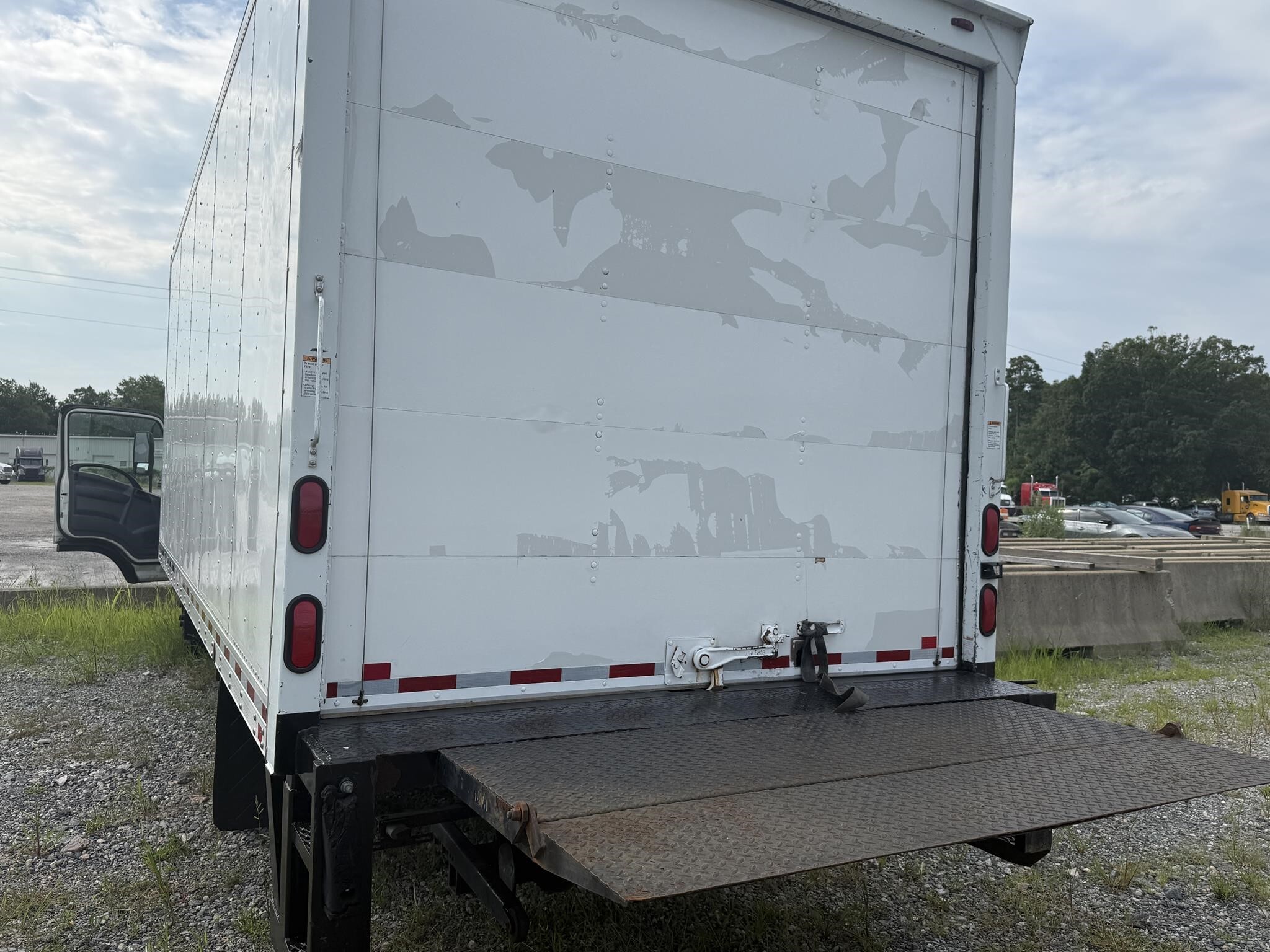 2016 Isuzu NPR HD