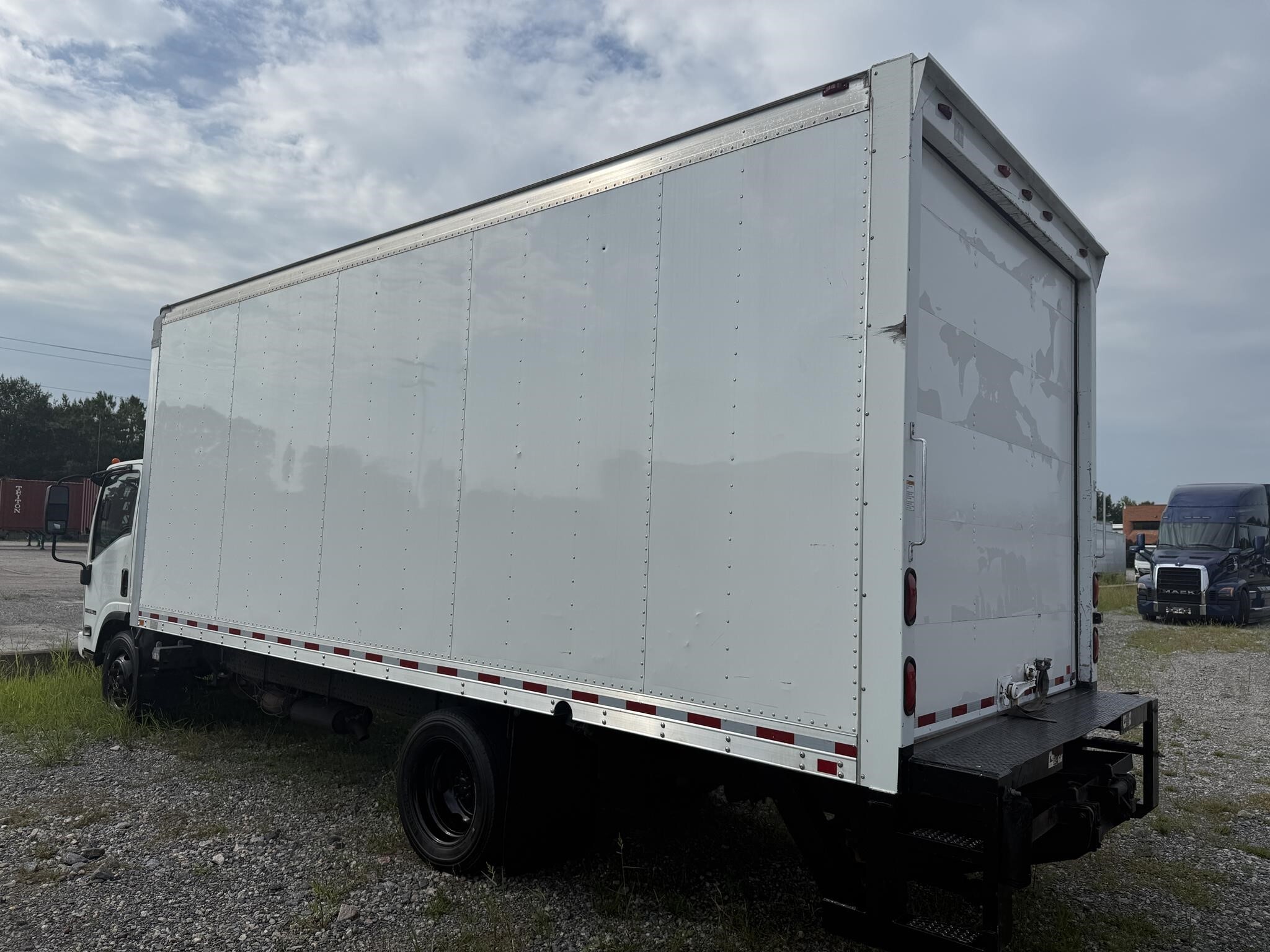 2016 Isuzu NPR HD
