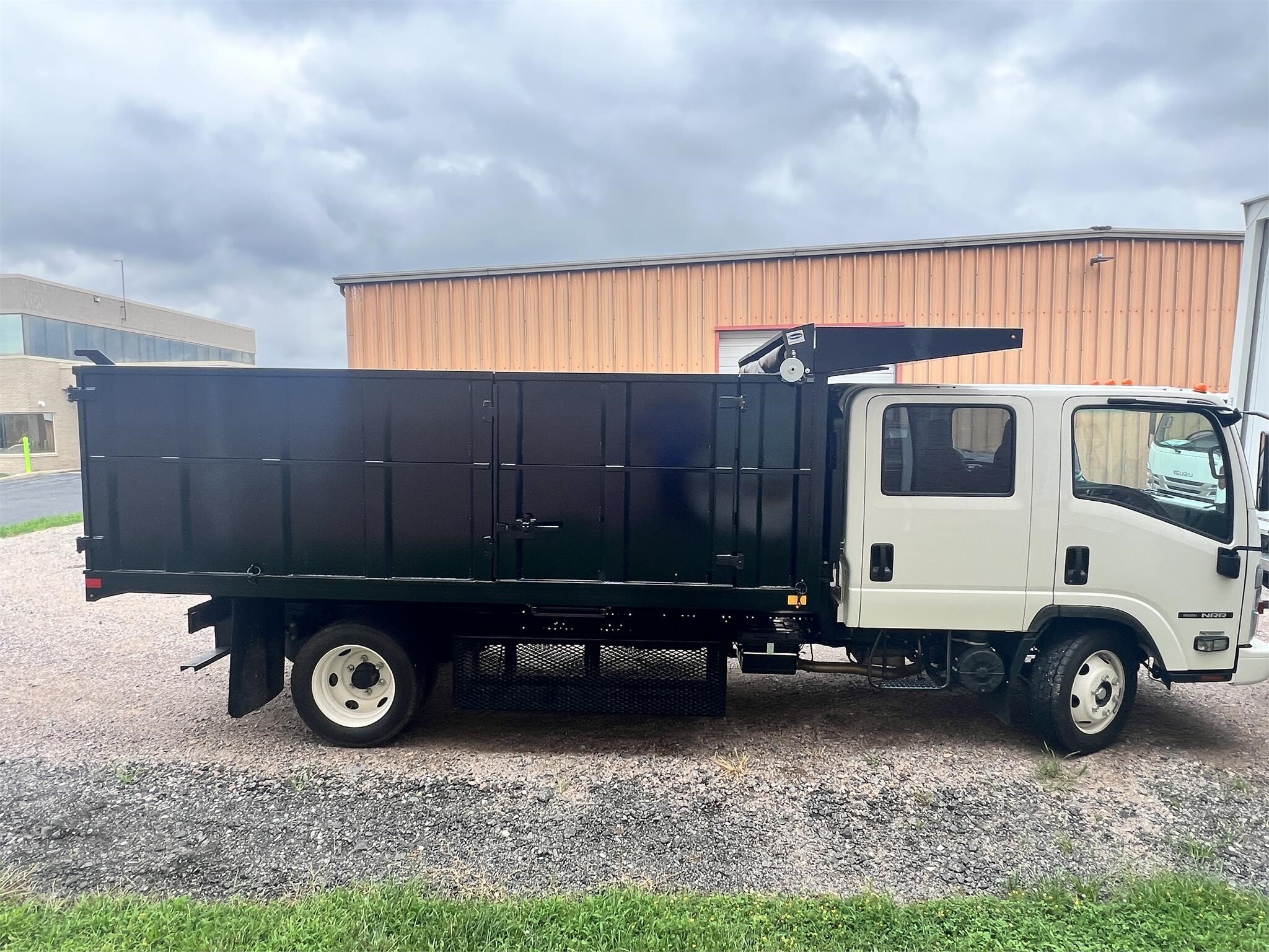 2027 Isuzu NRR