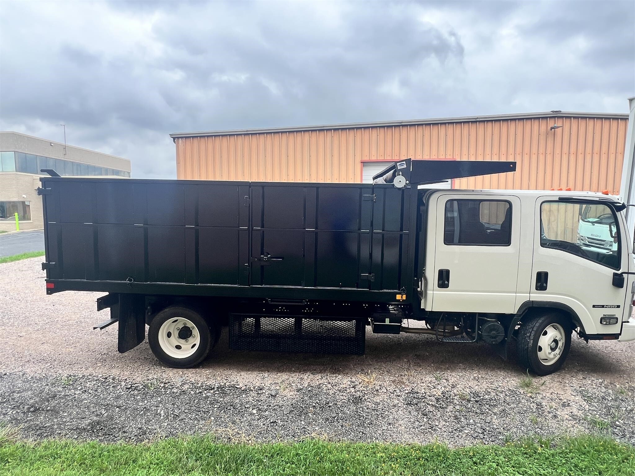 2027 Isuzu NRR