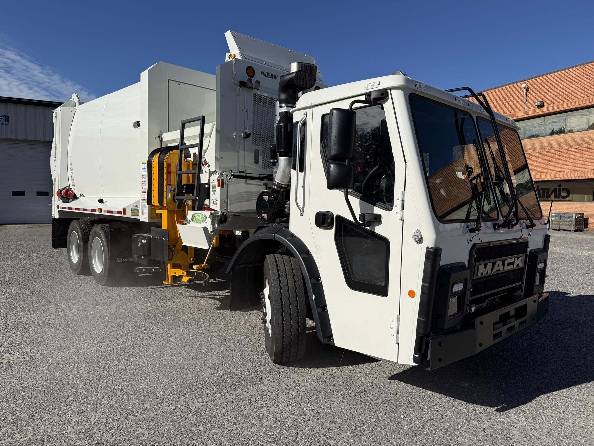 2026 Mack LR64R