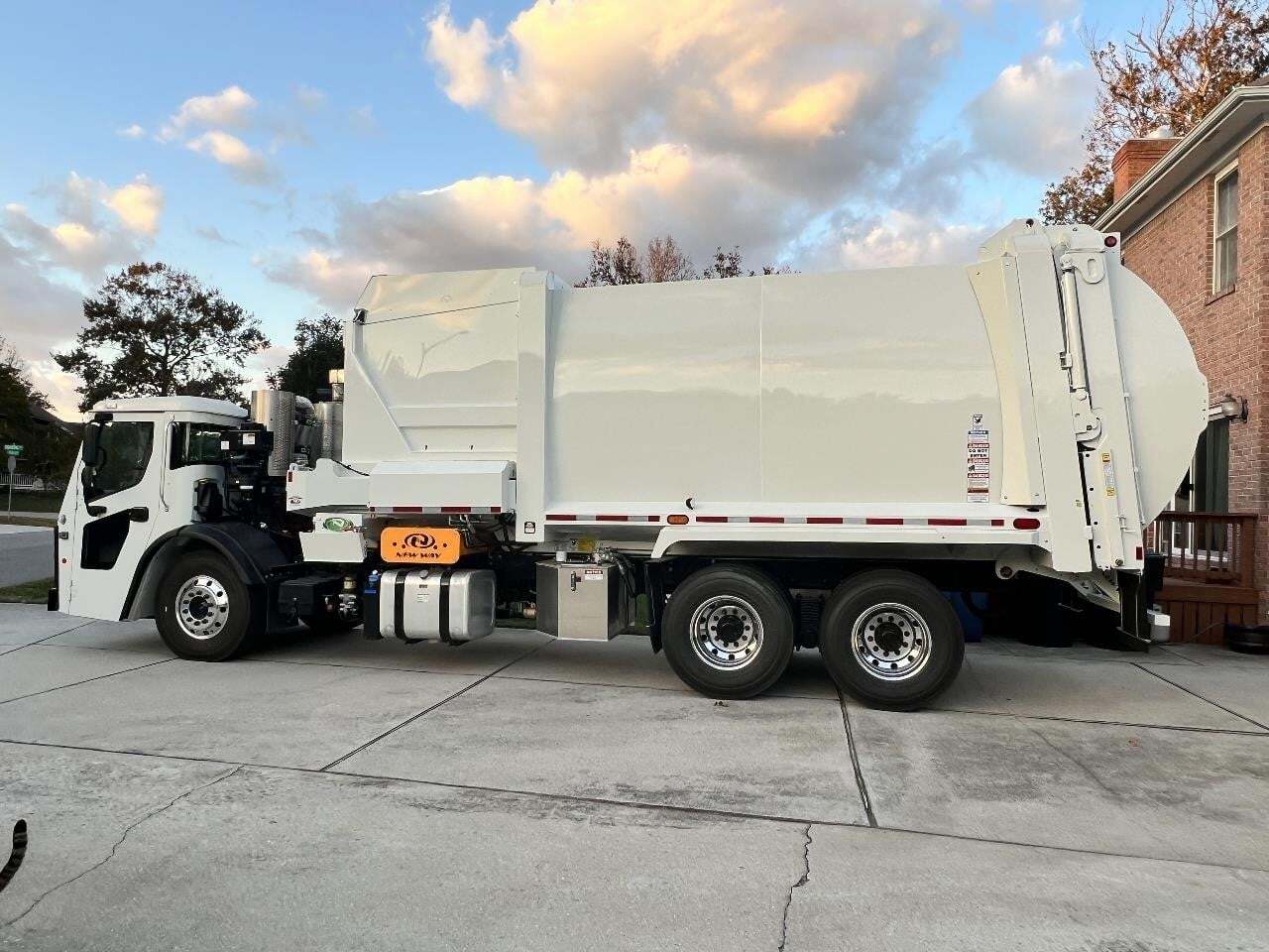 2026 Mack LR613