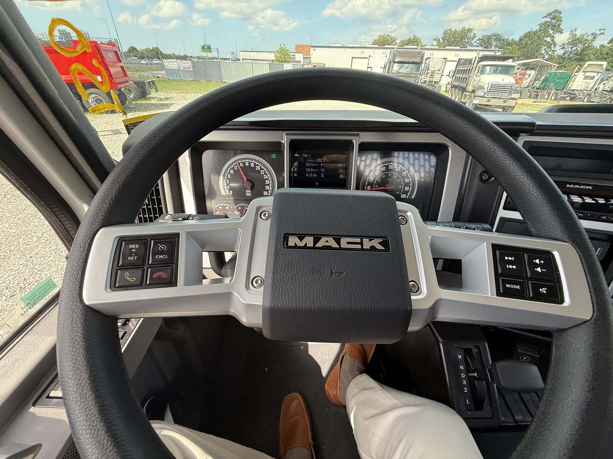 2027 Mack MD6