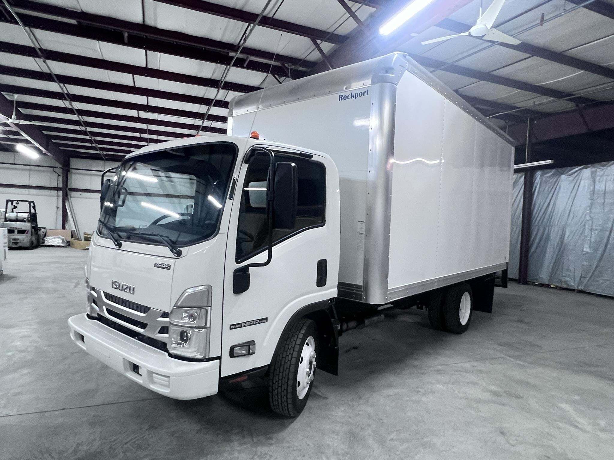 2025 Isuzu NPR HD