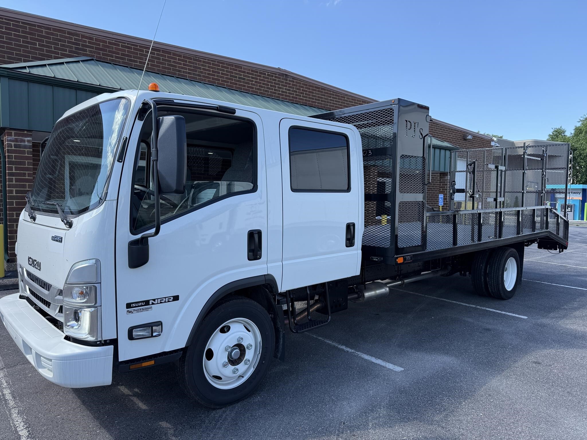 2026 Isuzu NRR