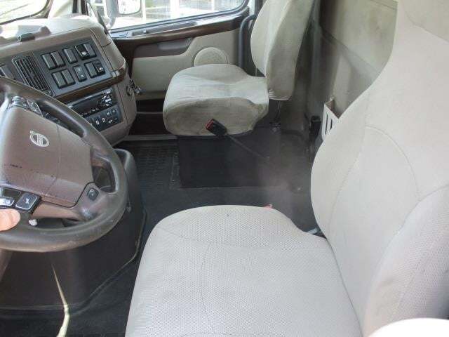2018 Volvo VHD64FT300