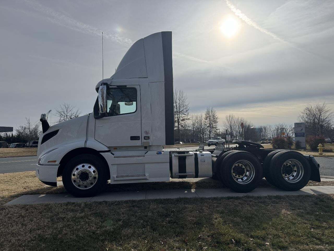 2026 Volvo VNR64T300