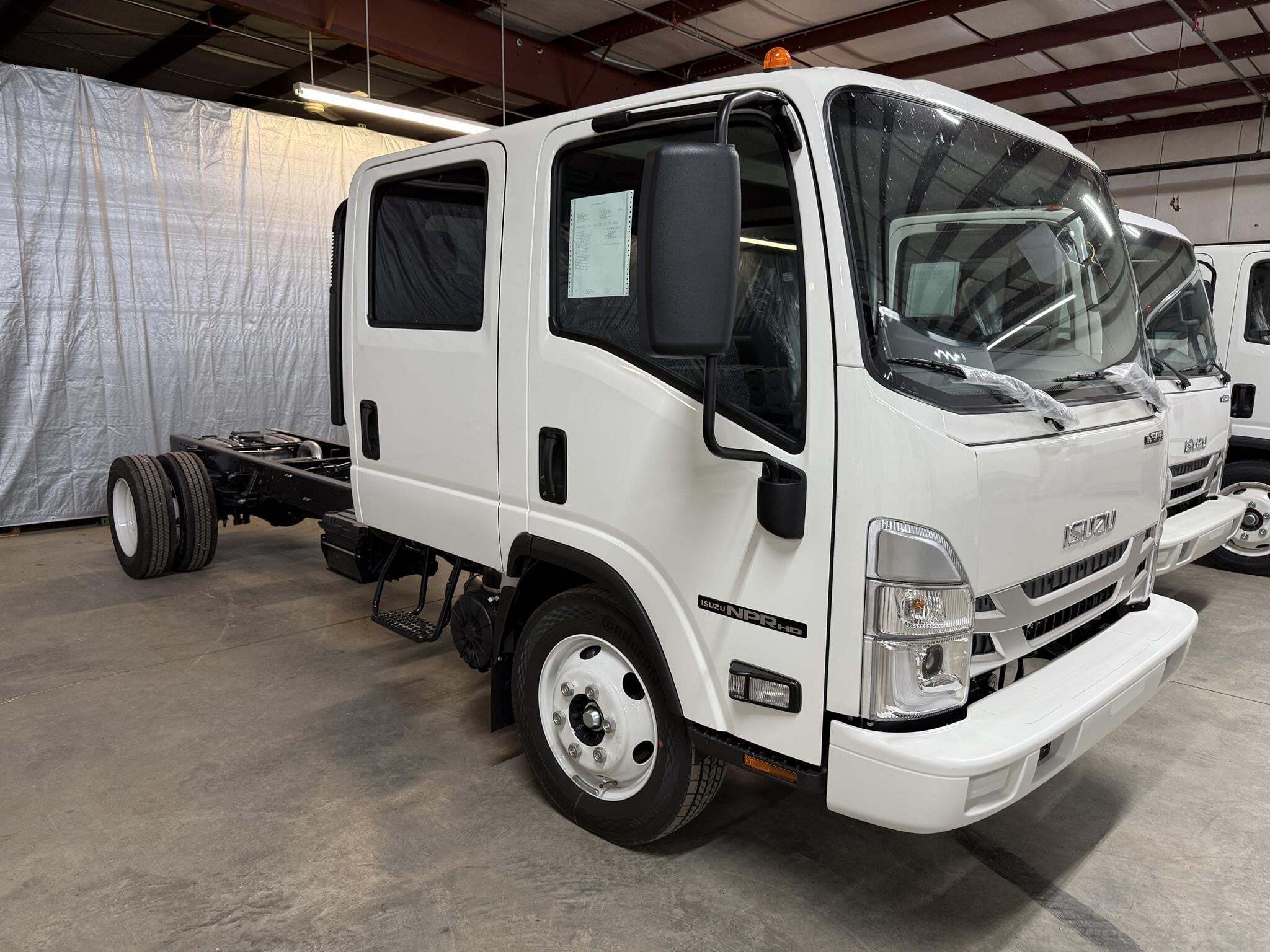 2027 Isuzu NPR HD