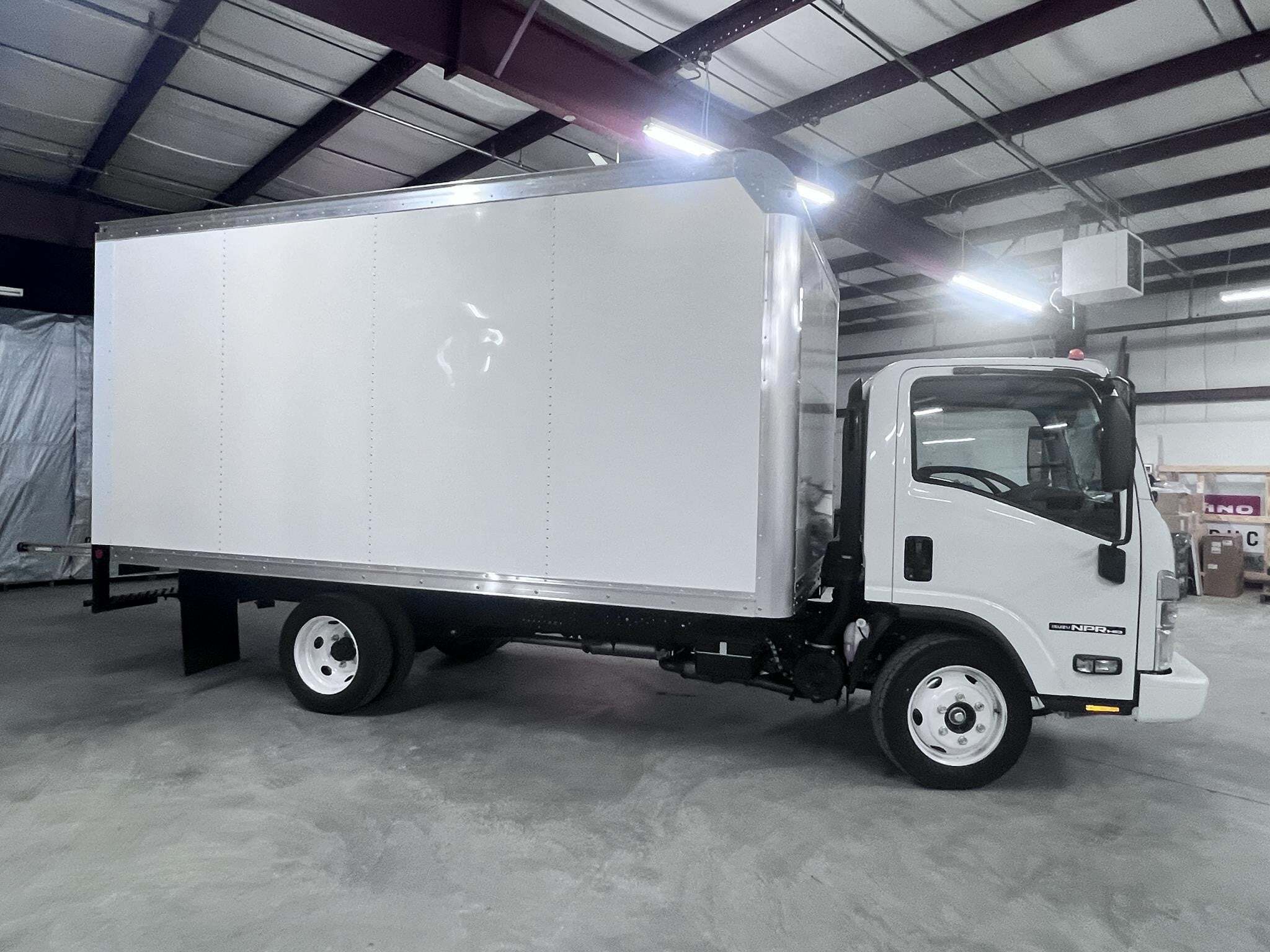 2025 Isuzu NPR HD