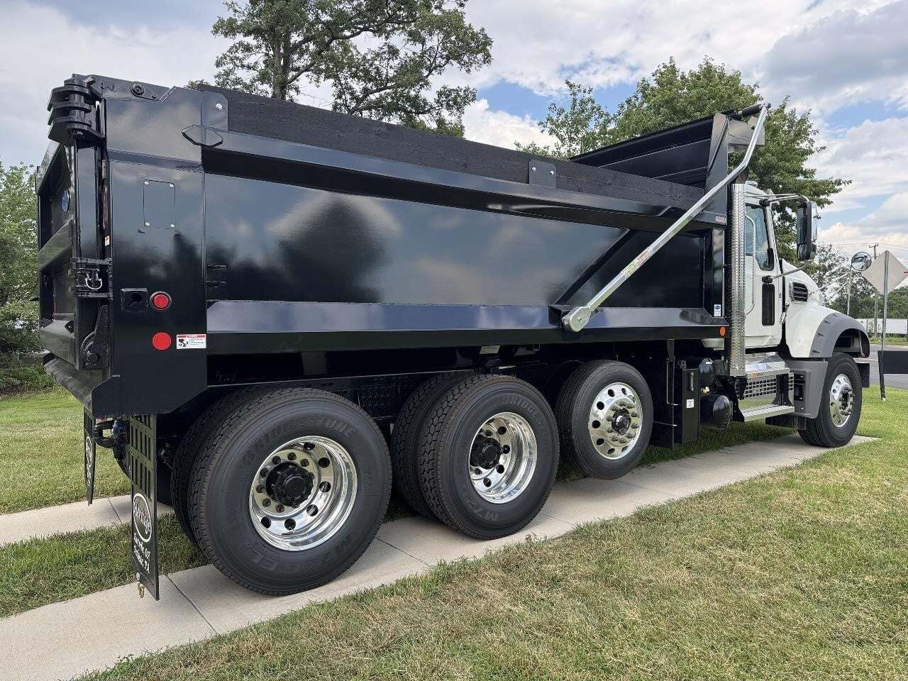 2026 Mack GRANITE