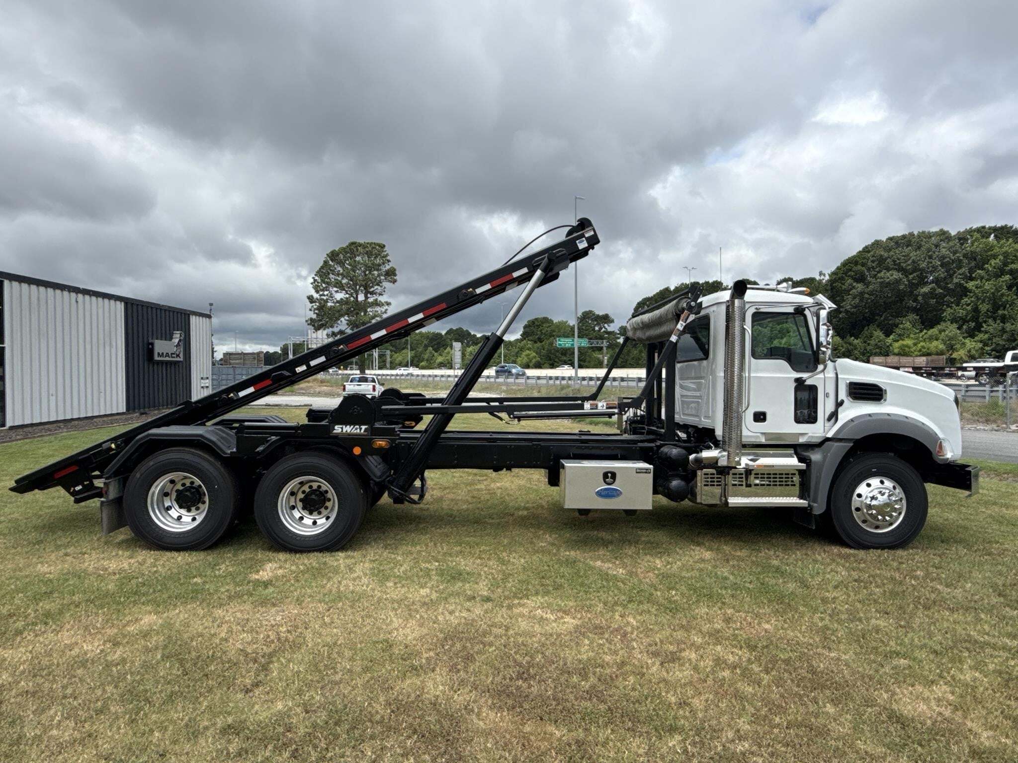 2026 Mack GRANITE 64BR