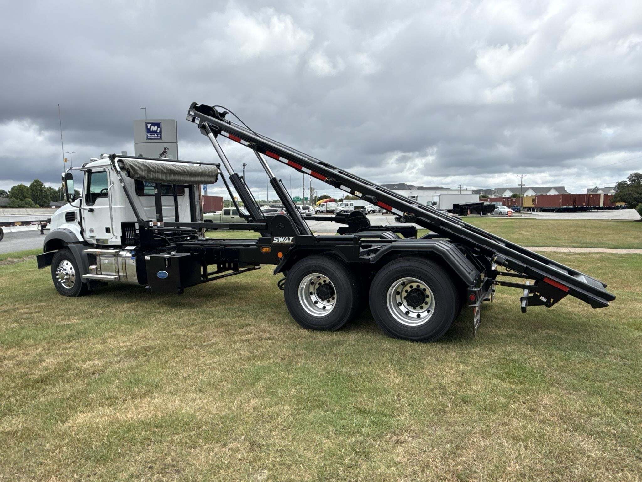 2026 Mack GRANITE 64BR