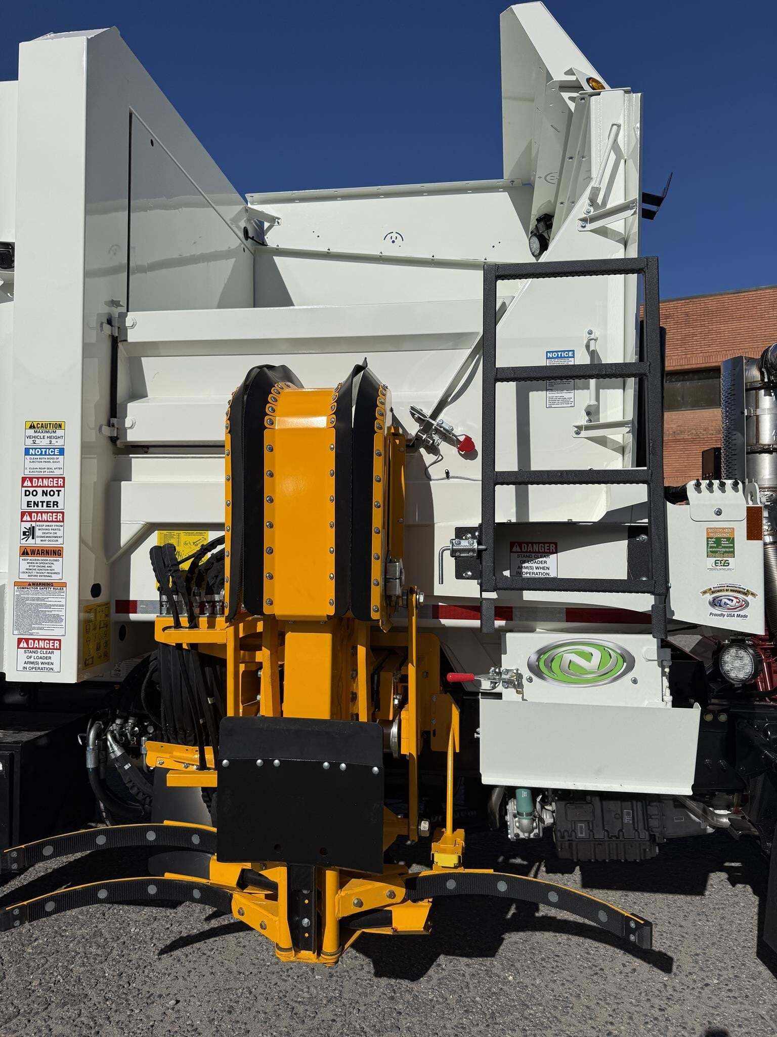 2026 Mack LR64R