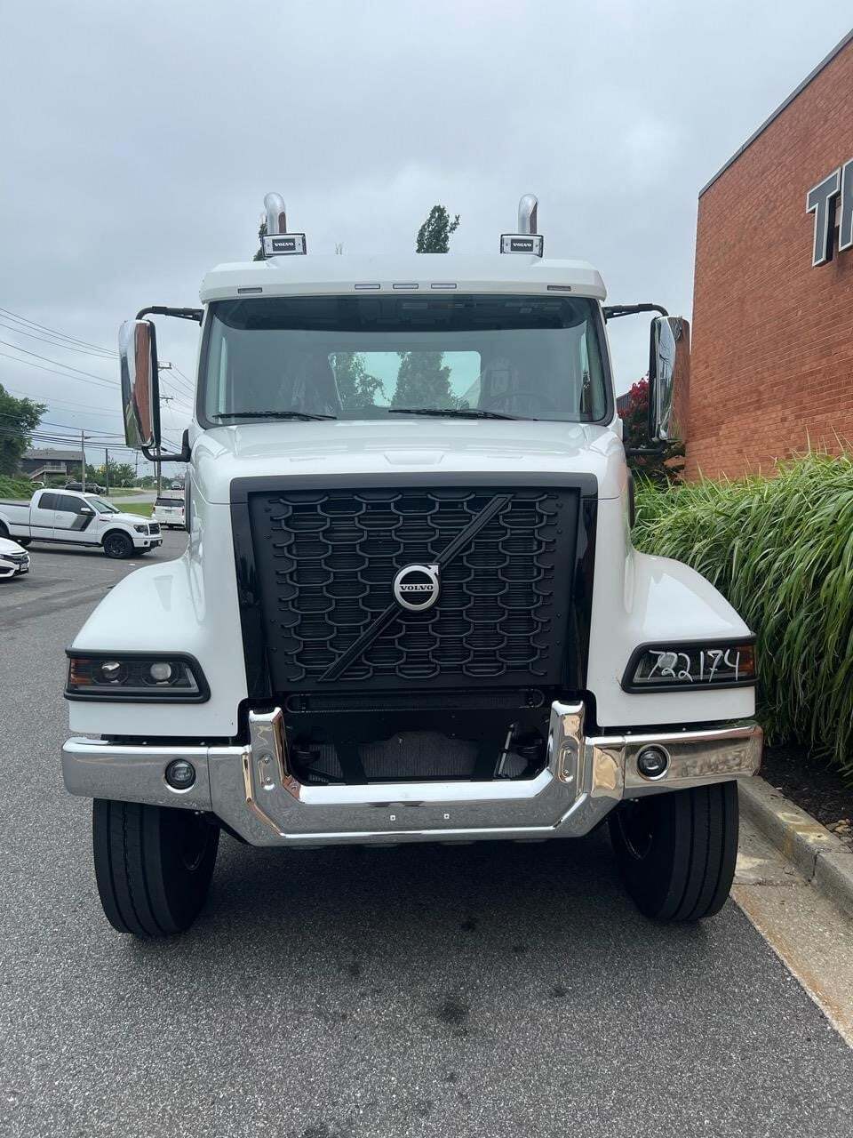2027 Volvo VHD64FT300