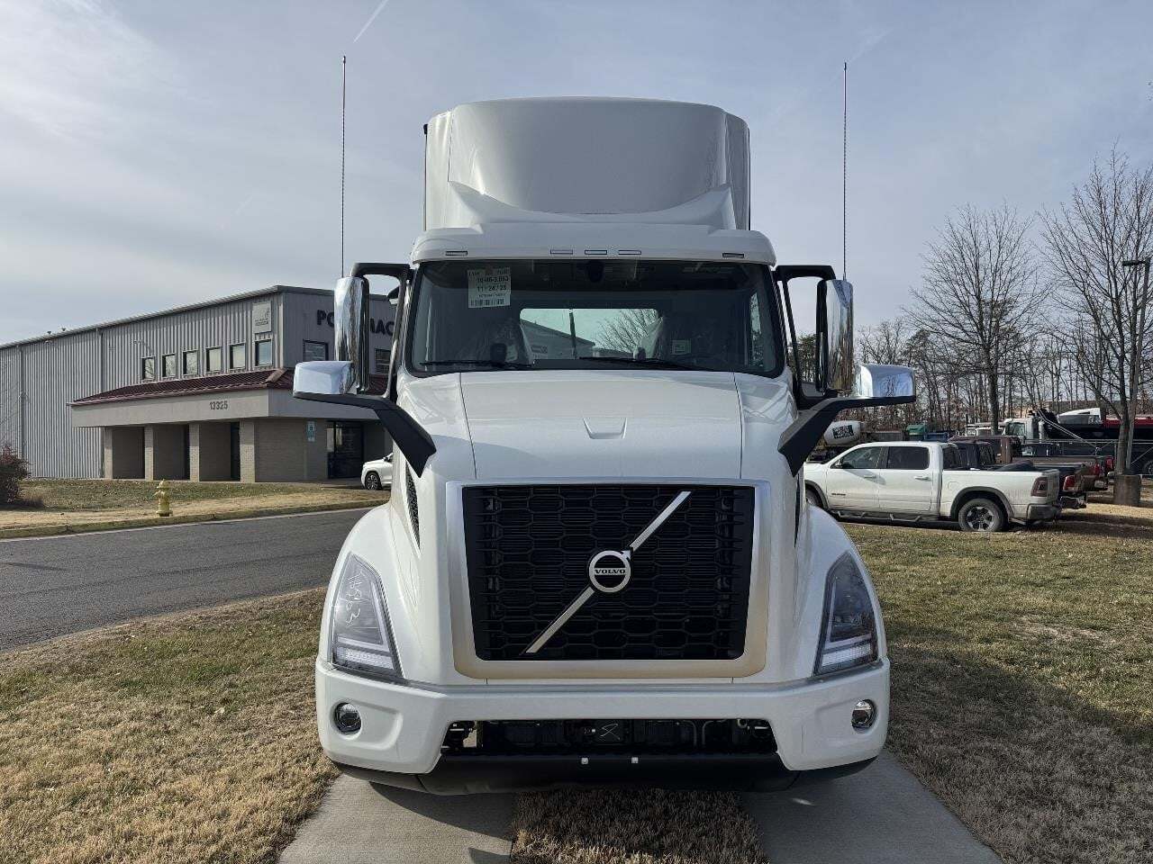 2026 Volvo VNR64T300