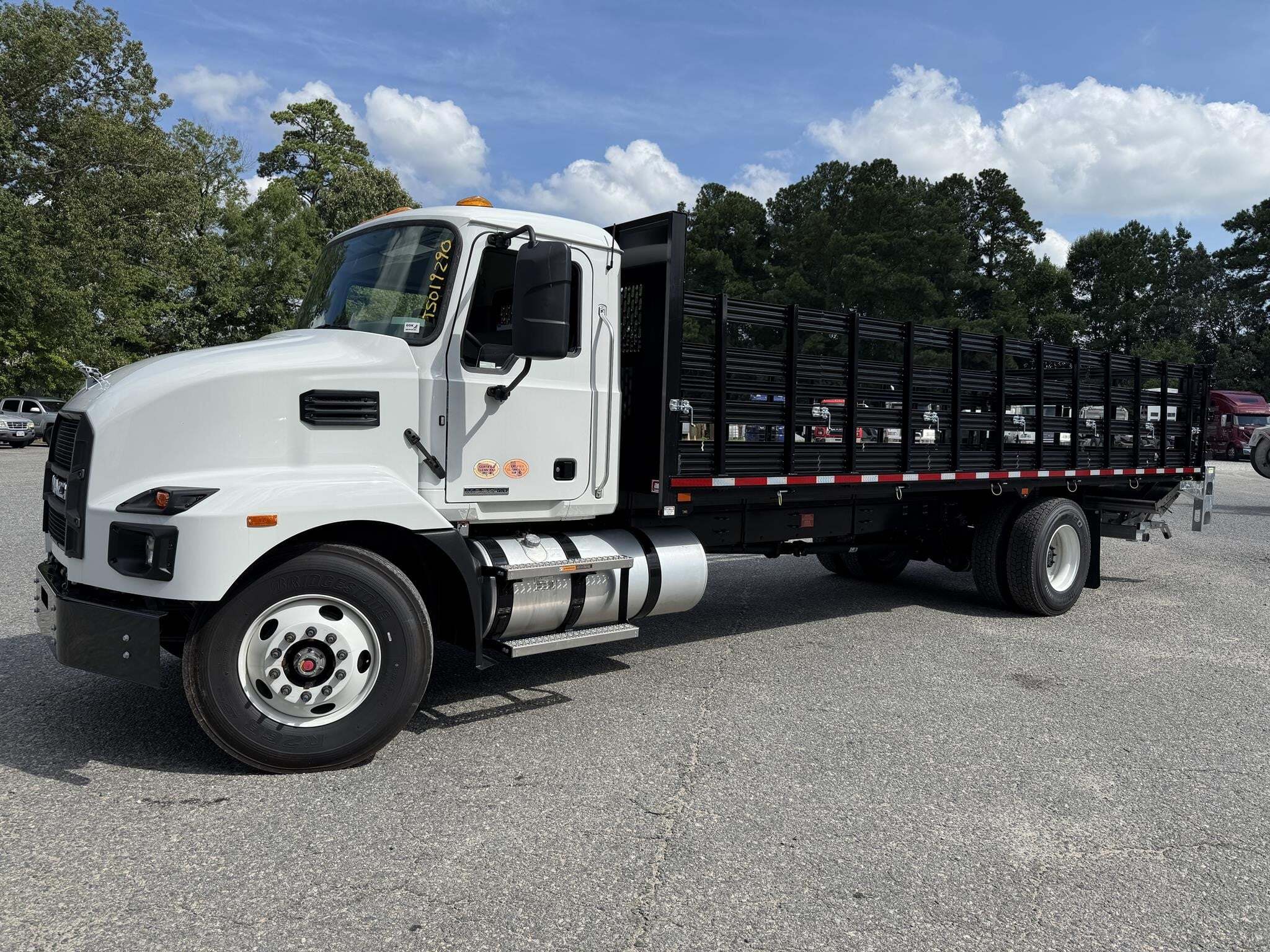 2027 Mack MD6
