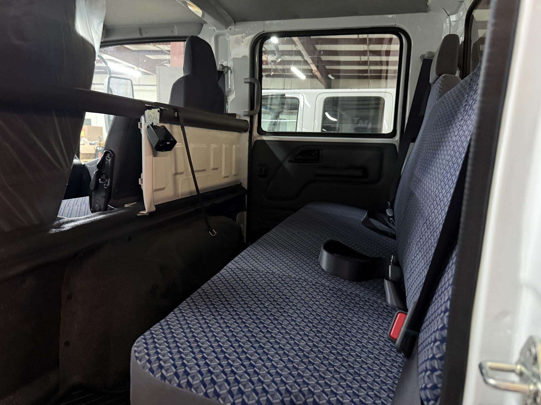 2027 Isuzu NPR HD